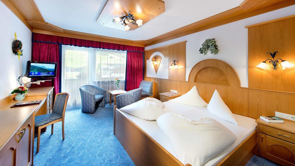 Hotel Bergland Lermoos Oda fotoğraf