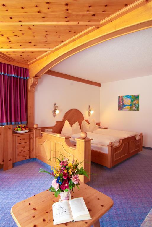 Hotel Bergland Lermoos Oda fotoğraf